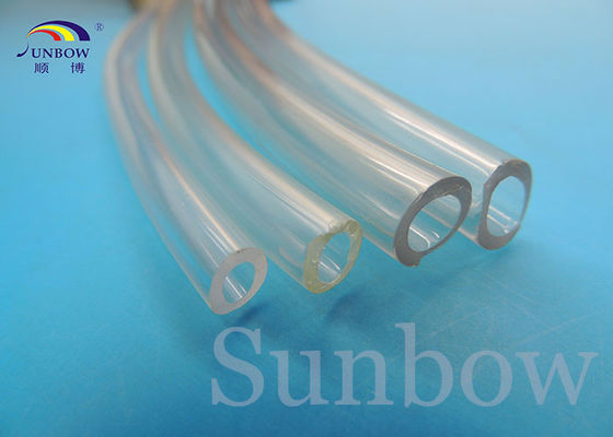 China Mangas vestidas del PVC de la tubería flexible clara suave del PVC para el arnés de cable proveedor